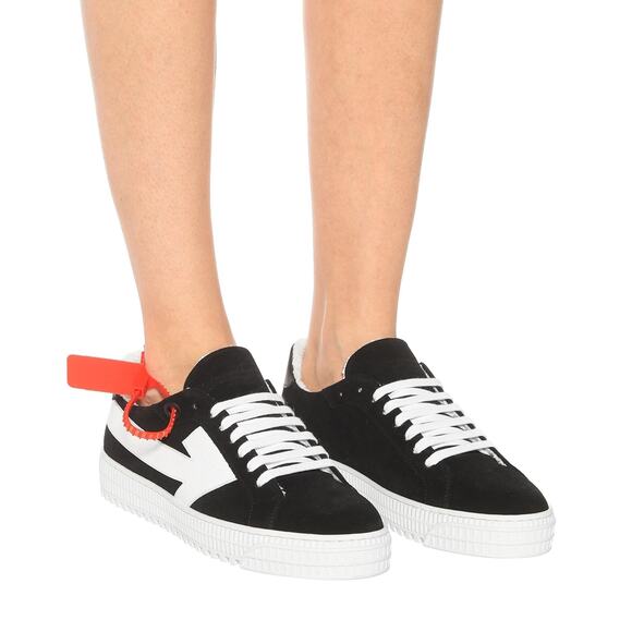 Off-White Arrow Low Top Suede Sneakers Black - 7.5
